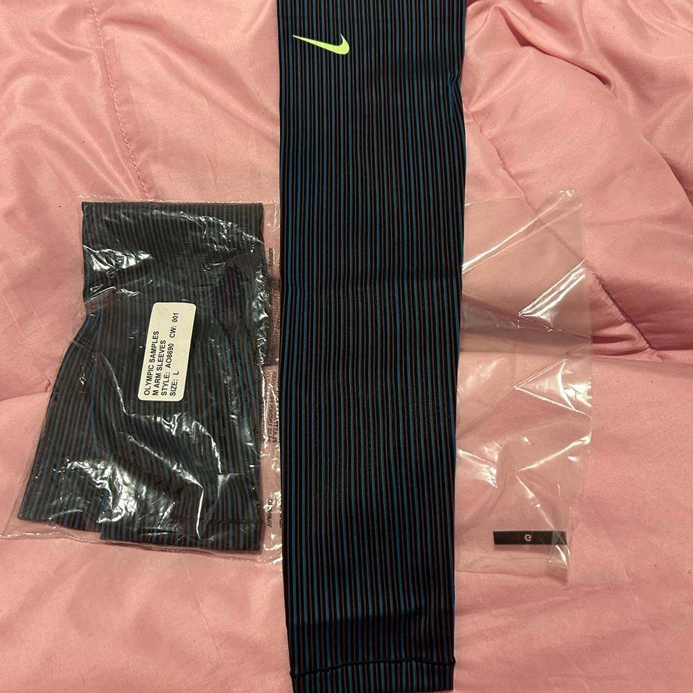 🚫SOLD🚫 nike athletic sleeves